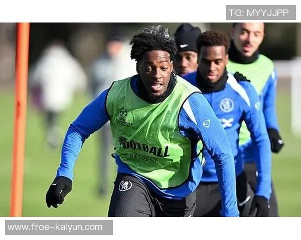 本赛季一度被弃用！跟队：切尔西正让迪萨西重回一线队阵型